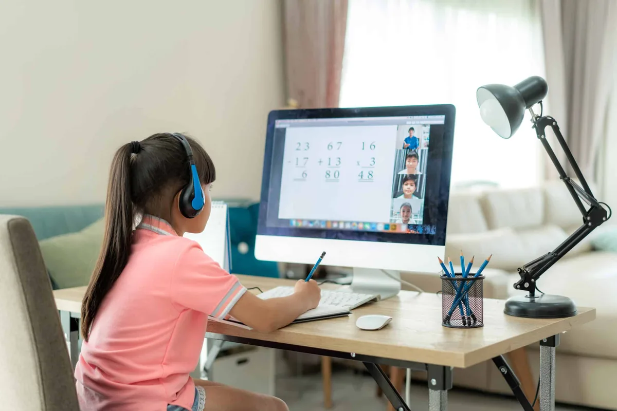 Pupil practising structured problem-solving during an online lesson